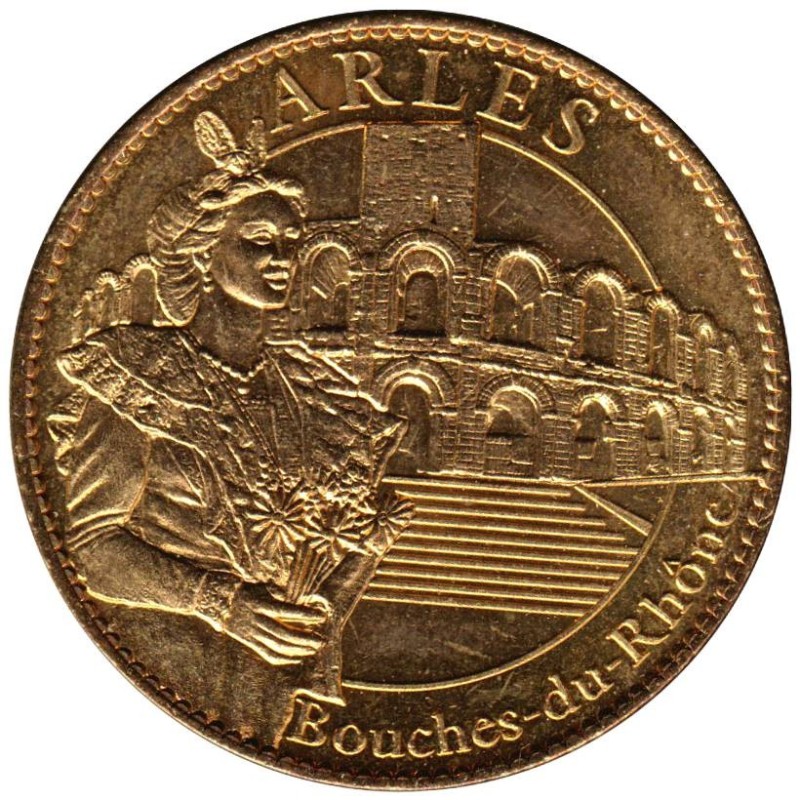 13- Arles - Les arènes et l'arlésienne - 2010